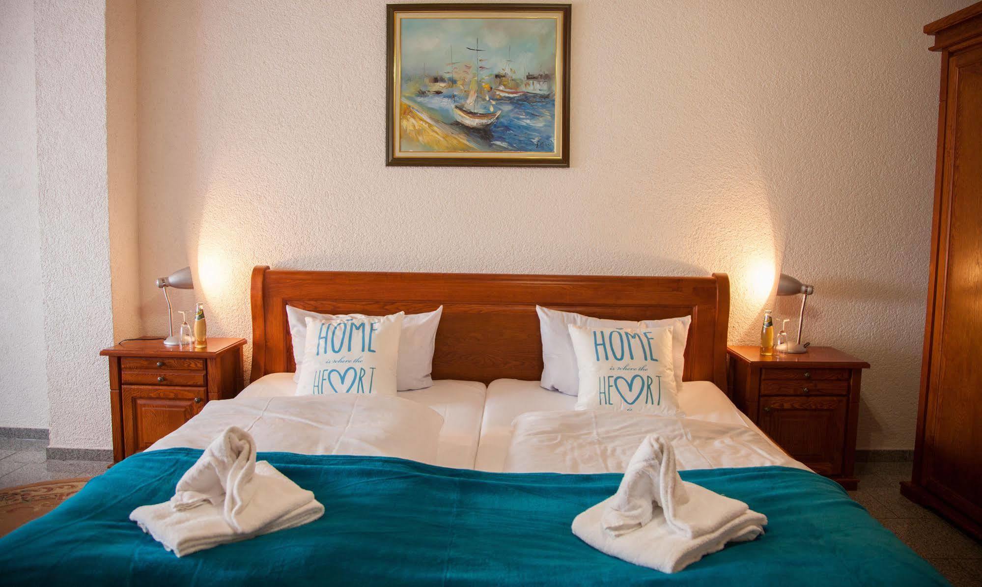 Hotel Atlantis 람스타인-미젠바흐 외부 사진